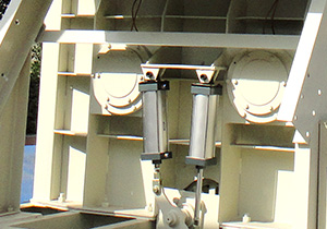 JS1500混凝土攪拌機(jī)(圖3) JS1500混凝土攪拌機(jī)(圖3)