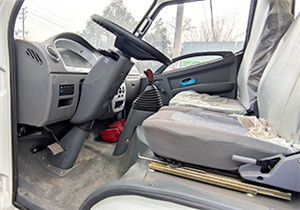 3方混凝土攪拌車(chē)(圖2) 3方混凝土攪拌車(chē)(圖2)